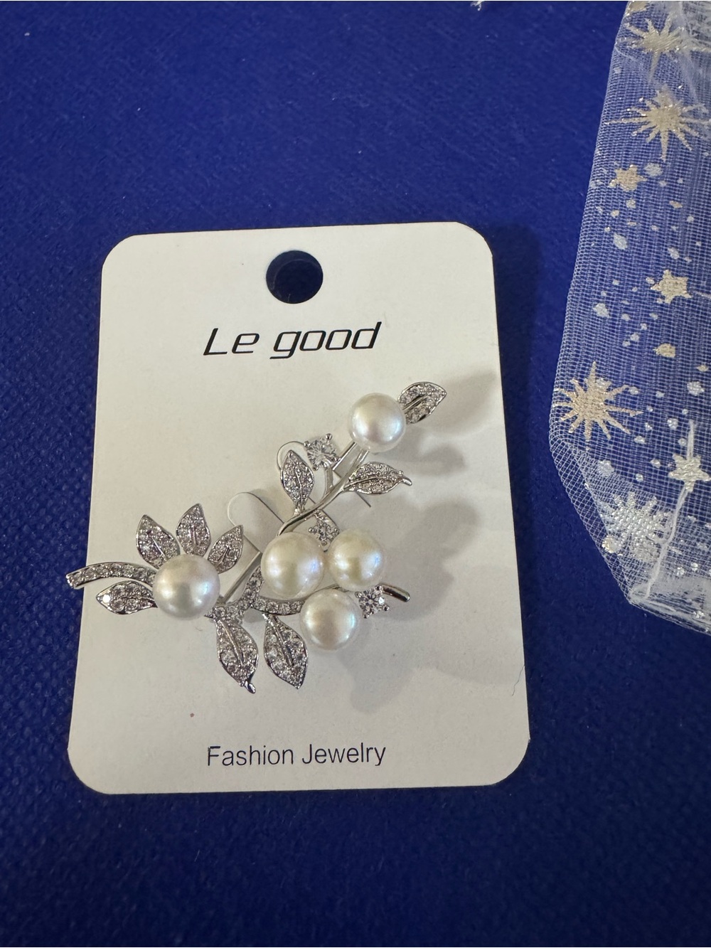 Elegant Silvery and sparkly Pearl Floral branching Brooch with White Pearls NWT